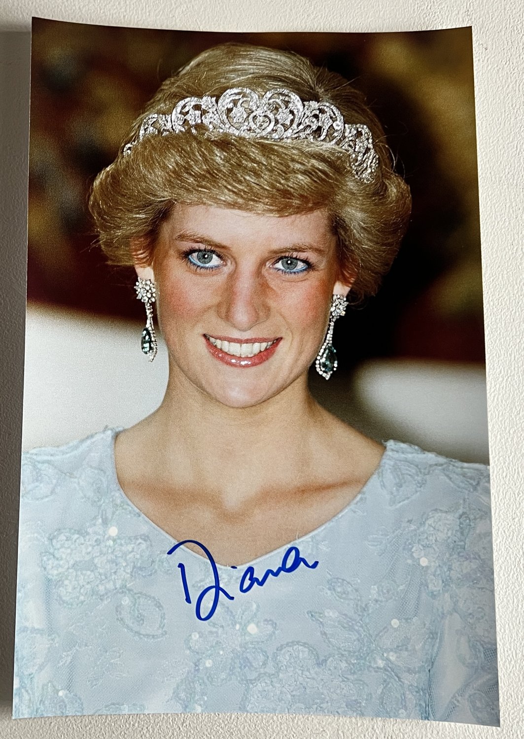 Princess Diana of Wales signed autograph 8×12 photo Royalty Celebrity Signatures Princess Diana of Wales signed autograph 8×12 photo Royalty Prime Autographs - Top Celebrity Signatures Celebrity Signatures